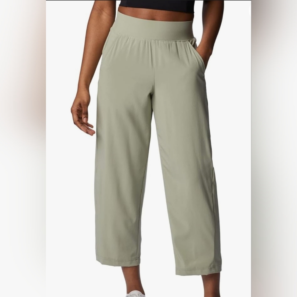 Columbia Women's Anytime Flex Capri Sage Green XS  NWT MSRP $85